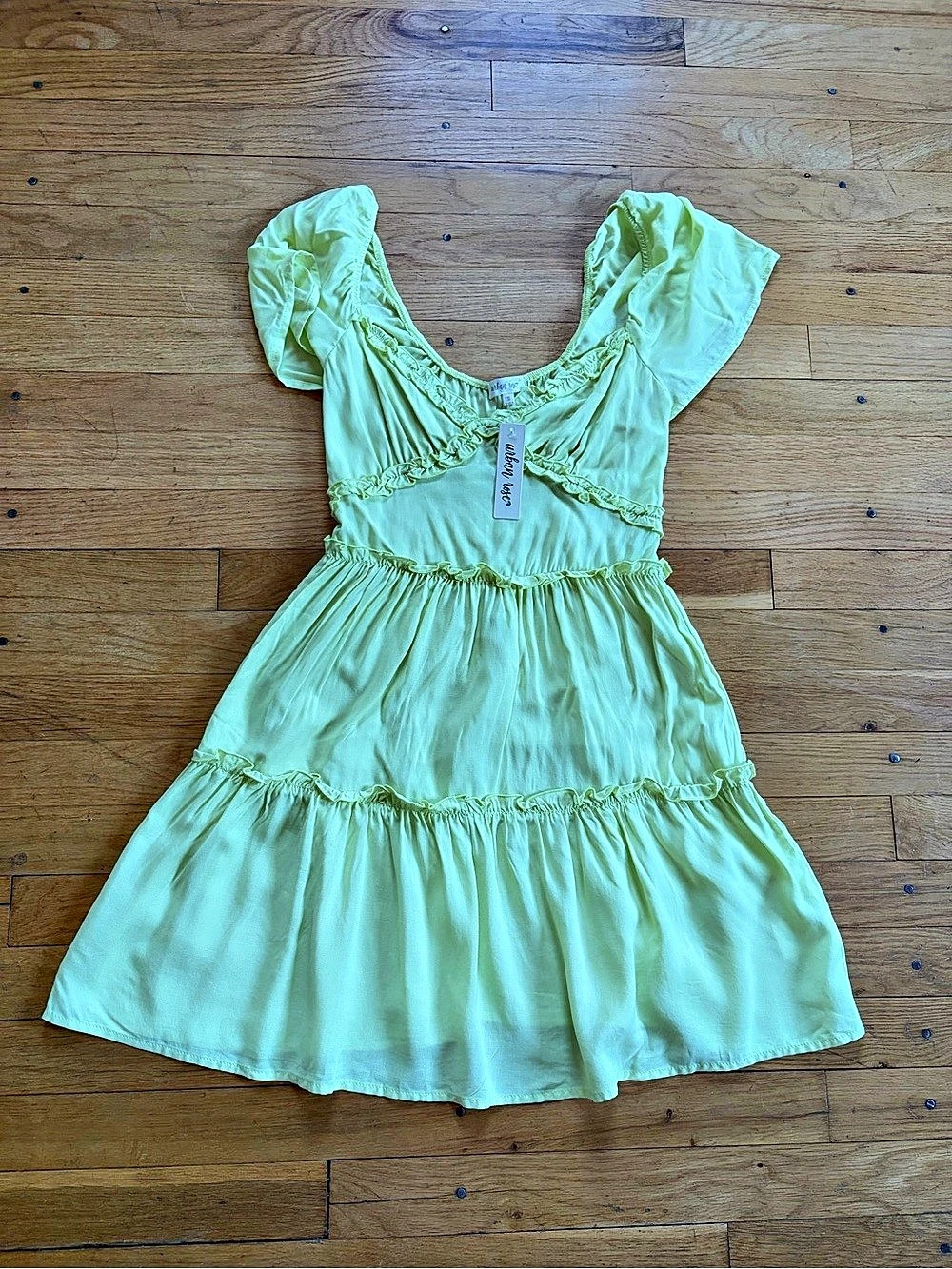 Urban Rose Ruffle tiered Mini Dress with flutter sleeve in Lime Size SmallNWT